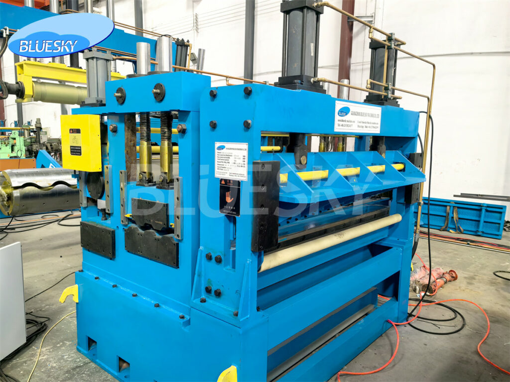 High speed slitting line machine running at 300m/min